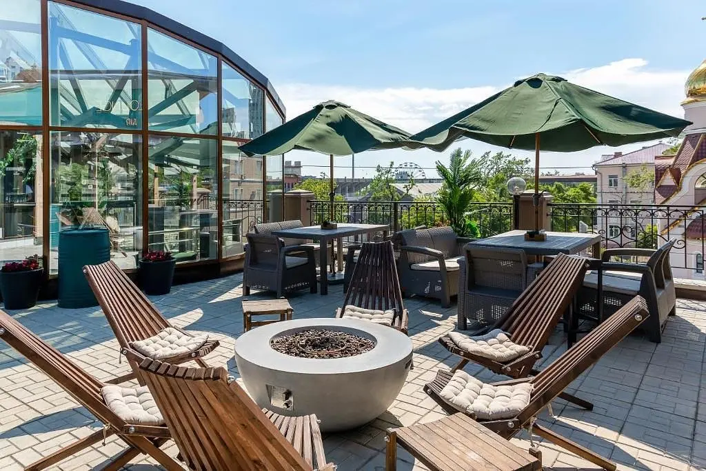 Терраса | V Hotel & Rooftop Lounge, Приморский край