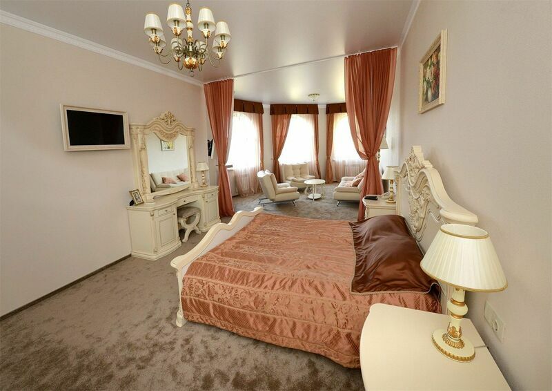 Джуниор сюит 2-местный (Большой дворец 4 звезды)