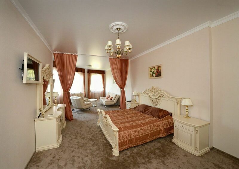 Джуниор сюит 2-местный (Большой дворец 4 звезды)