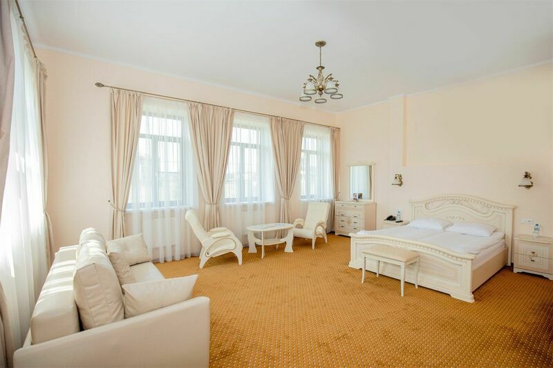 Джуниор сюит 2-местный 1-комнатный (3 звезды)