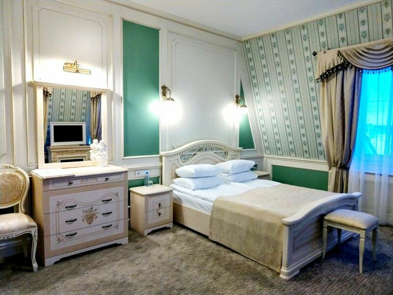 Джуниор сюит 2-местный 1-комнатный (замок Империал, 4 звезды)