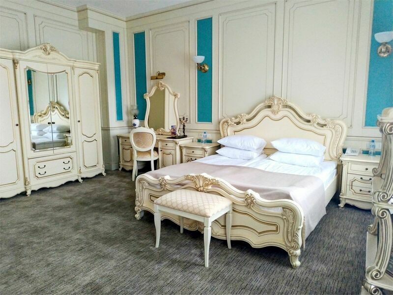 Джуниор сюит 2-местный 1-комнатный (замок Империал, 4 звезды)