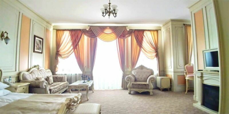 Джуниор сюит 2-местный 1-комнатный (замок Империал, 4 звезды)