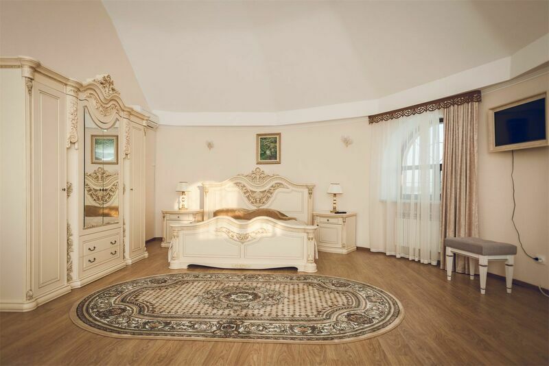 Сюит 2-местный 3-комнатный 2-уровневый (4 звезды)