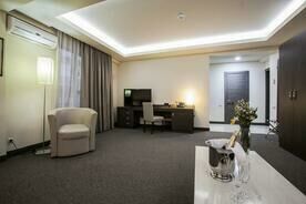 Deluxe 4-местный(Family), Отель Aviatrans Hotel, Ереван