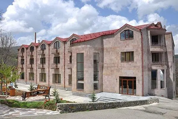 Фасад | Alpina hotel, Котайская область