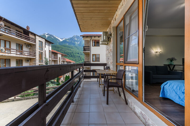 Студио Улучшенный 2-местный (с балконом)