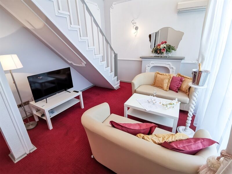 Люкс 2-местный 2-этажный (Свадебный)