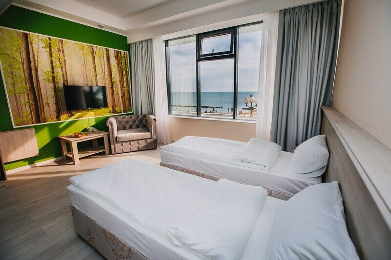 Делюкс 2-местный (частичный вид на море)