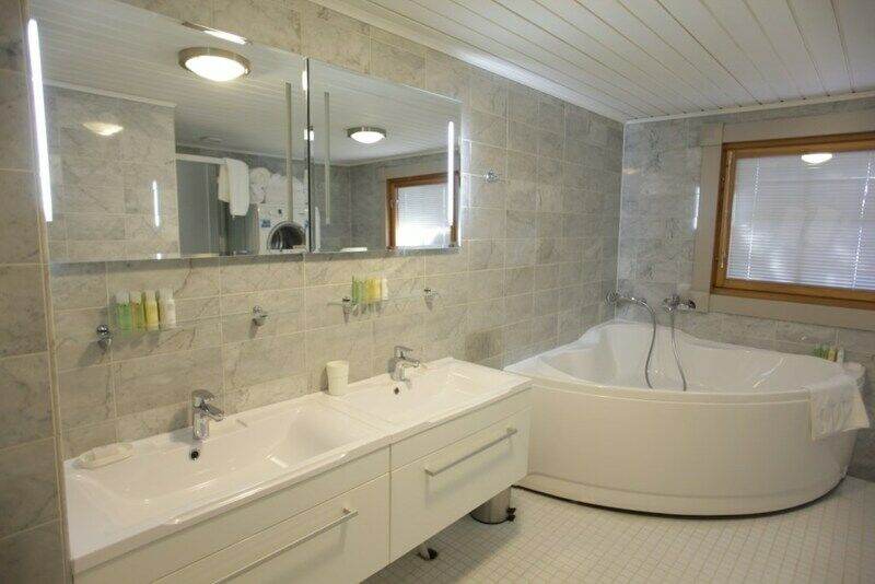 Коттедж 8-местный 2-этажный