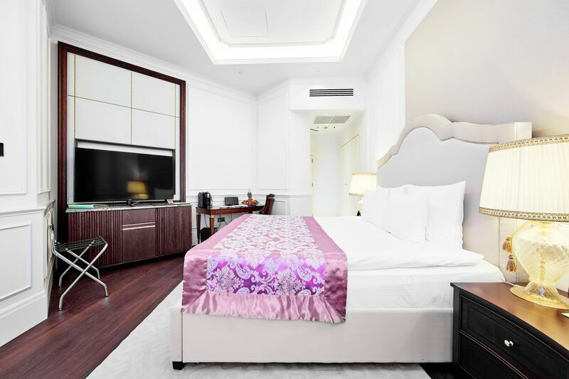 Делюкс 2-местный (Deluxe King DBL)