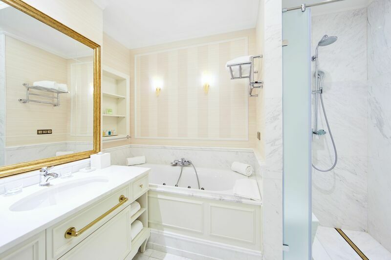 Делюкс 2-местный (Deluxe King DBL)