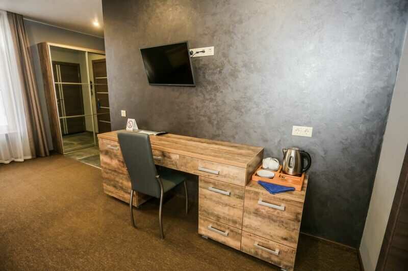 Люкс Семейный 5-местный 2-комнатный (с балконом)