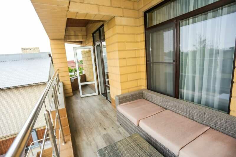 Люкс Семейный 5-местный 2-комнатный (с балконом)