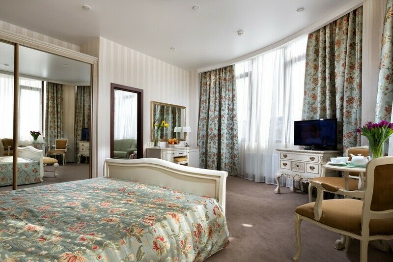 Люкс 2-местный 1-комнатный (с видом на море)