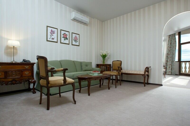 Люкс 3-местный 1-комнатный (с видом на море)