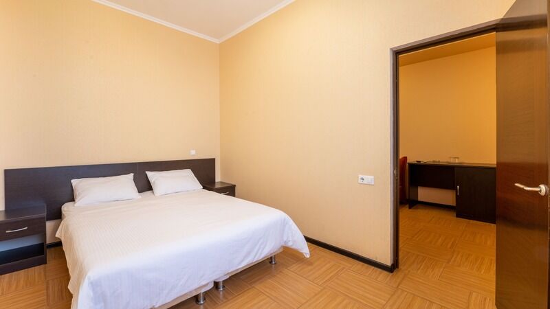 Стандартный 2-местный 2-комнатный (с балконом)