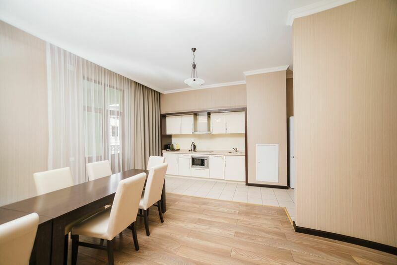 Таунхаус 8-местный (Поляна 960, 4 спальни)