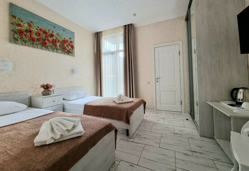 Стандартный 2-местный (с небольшим балконом)