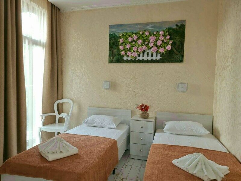 Стандартный 2-местный (с небольшим балконом)