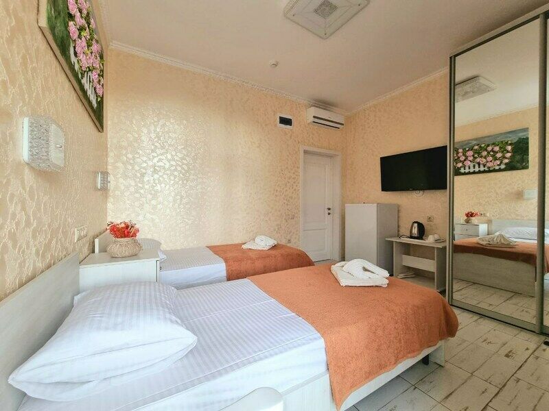 Стандартный 2-местный (с небольшим балконом)