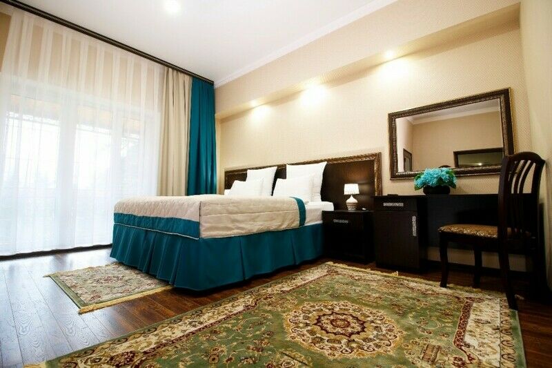 Люкс 2-местный 2-комнатный (с балконом)