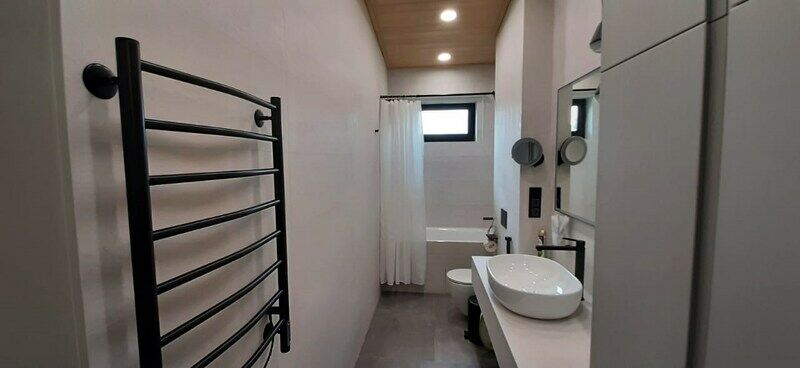 Коттедж Белая Хризантема