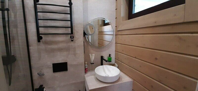 Коттедж Белая Хризантема