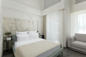Делюкс с видом на море,основные места - двуспальная кровать и раскладной диван, Отель Делос, Адлер