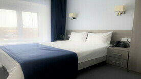 2-x местный стандарт с двуспальной кроватью, Гостиница Гражданка, Коломна