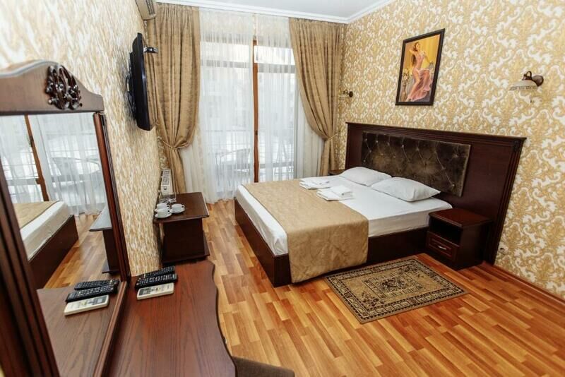 Стандартный 3-местный с балконом