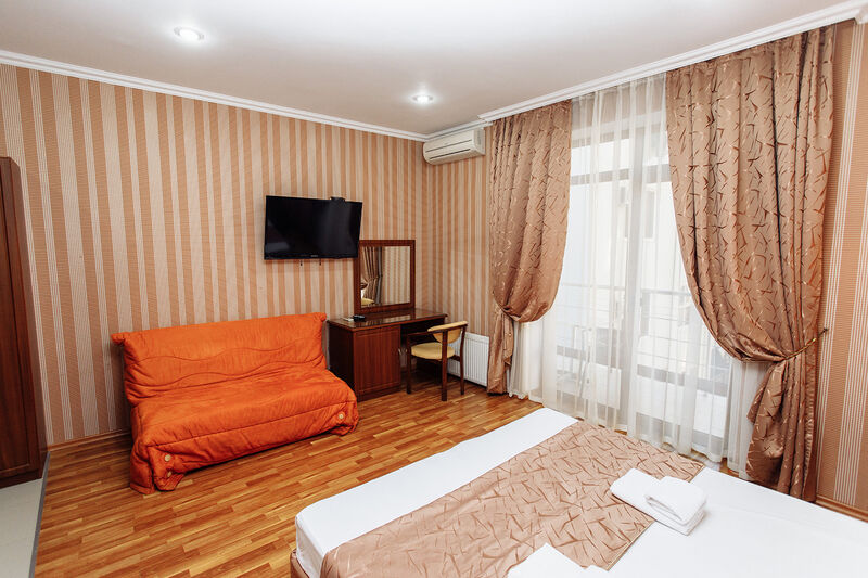 Стандартный 4-местный (с балконом)