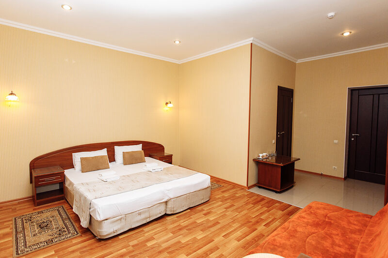 Стандартный 4-местный (с балконом)