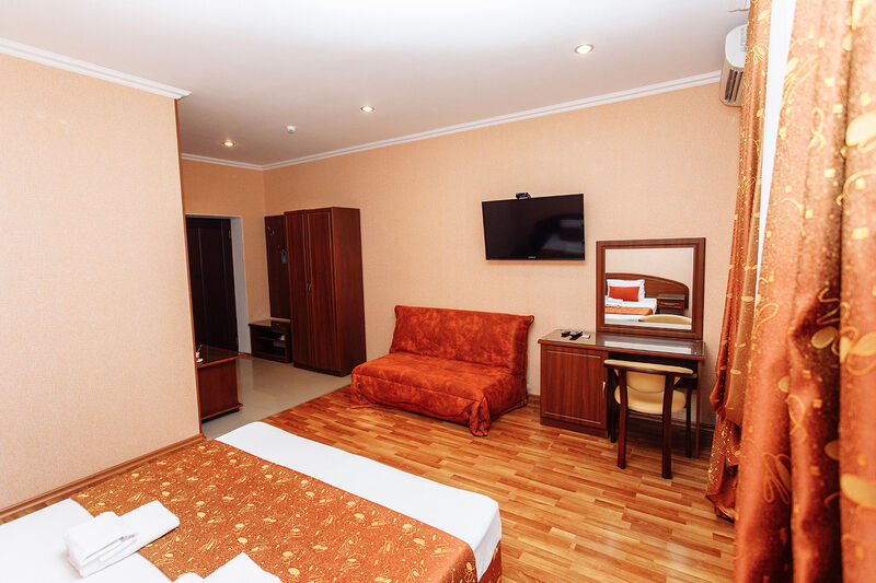 Стандартный 4-местный (с балконом)