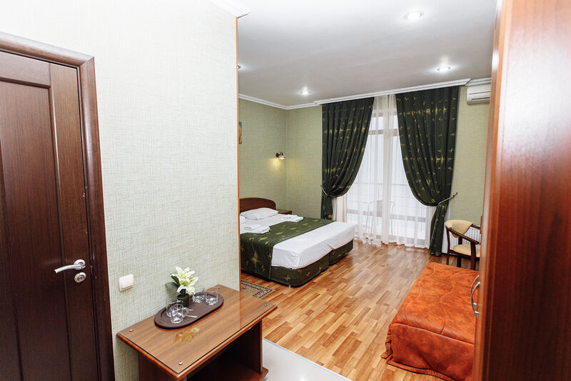 Стандартный 4-местный (с балконом)