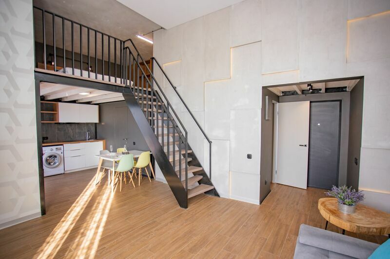 Апартаменты №103.