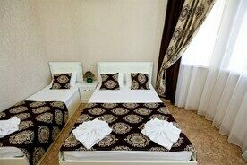 Стандарт 3-местный с удобствами на этаже, Отель ЛиАрт, Витязево