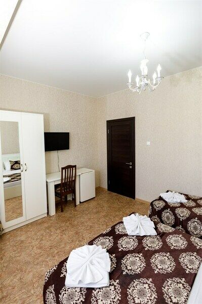 Стандартный 3-местный (с удобствами на этаже)