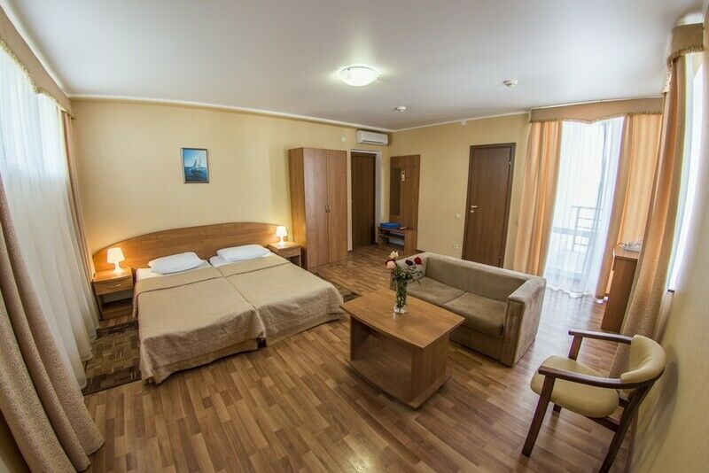 Улучшенный 2-местный (1 категория с балконом)