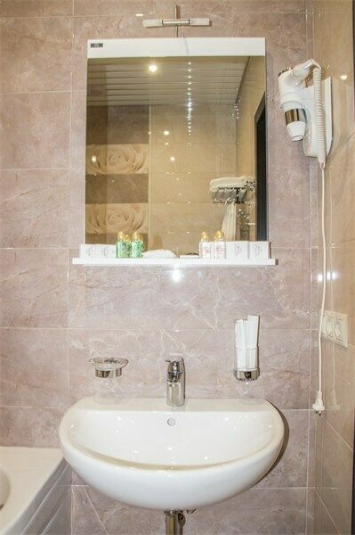 Люкс 2-местный Суперлюкс (с балконом)