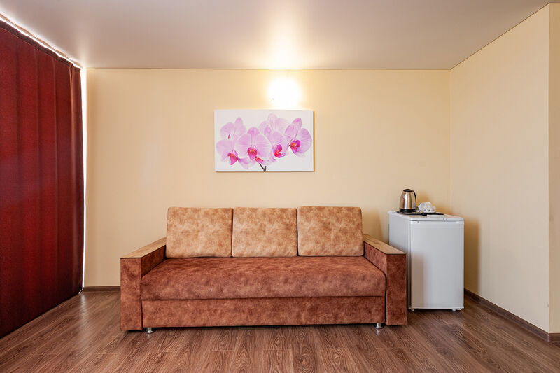 Полулюкс 3-4-местный (с балконом, корпус Б)