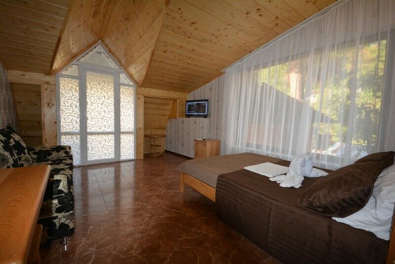 Четырехместный-номер-с-террасой-9-1