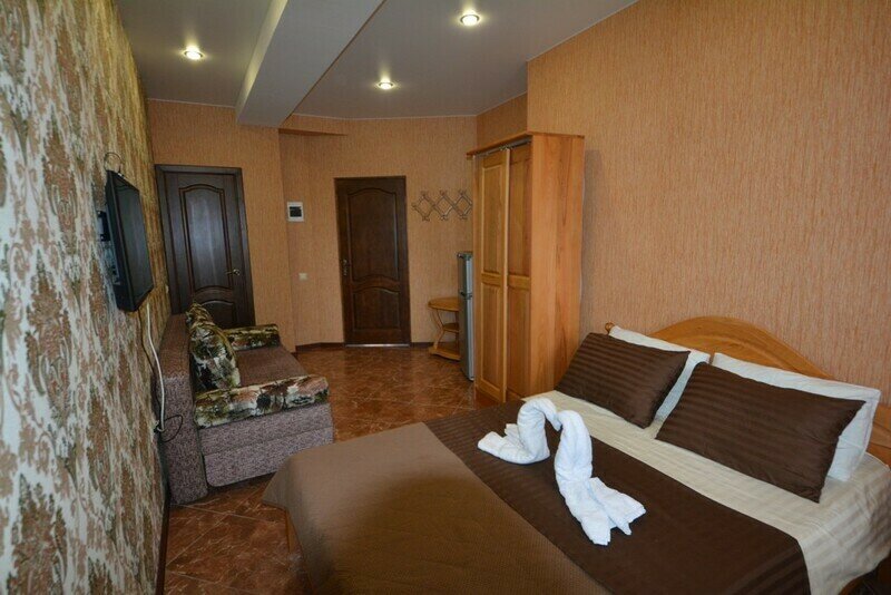 Трехместный-номер-с-балконом-1
