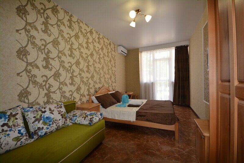 Трехместный-номер-с-балконом-6