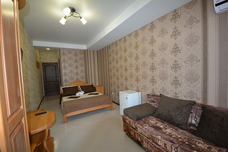 Трехместный-номер-с-балконом-10