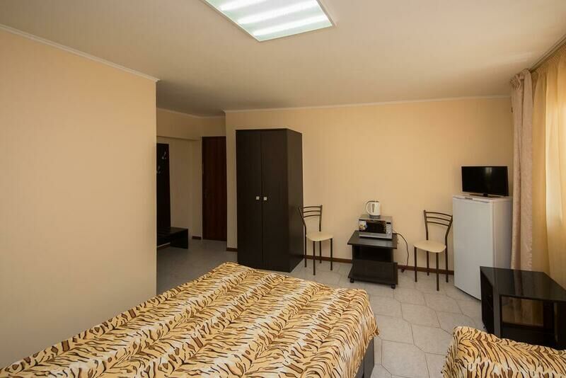 Бюджетный 3-местный