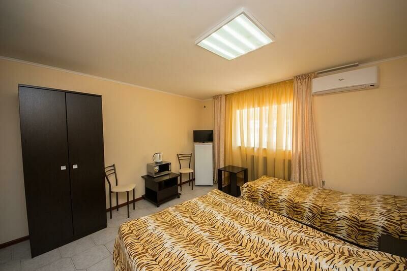 Бюджетный 3-местный