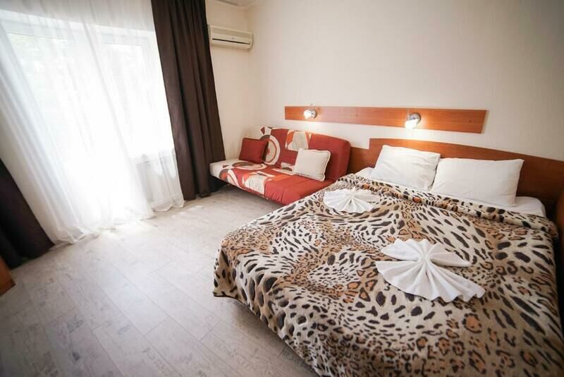 Стандартный 3-местный (с балконом)