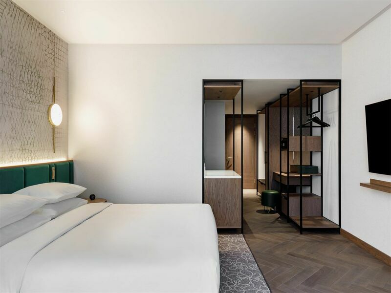 Номер Кинг 2-местный (DBL с видом на город)