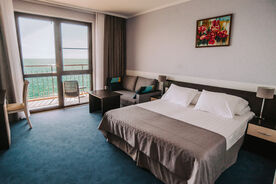 Superior TWIN (отель 3*) 2-местный  с балконом, вид на море, раздельные кровати, Курортный отель Golden Hills, Туапсе